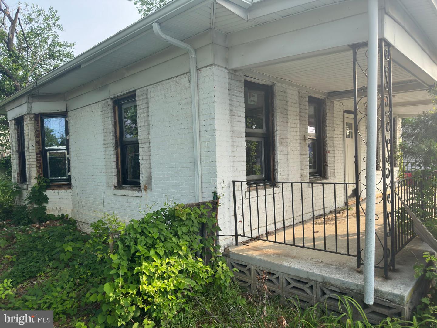 2620 BRENTWOOD RD NE, WASHINGTON, District Of Columbia 20018, 3 Bedrooms Bedrooms, ,1 BathroomBathrooms,Residential,For sale,2620 BRENTWOOD RD NE,DCDC2202932 MLS # DCDC2202932