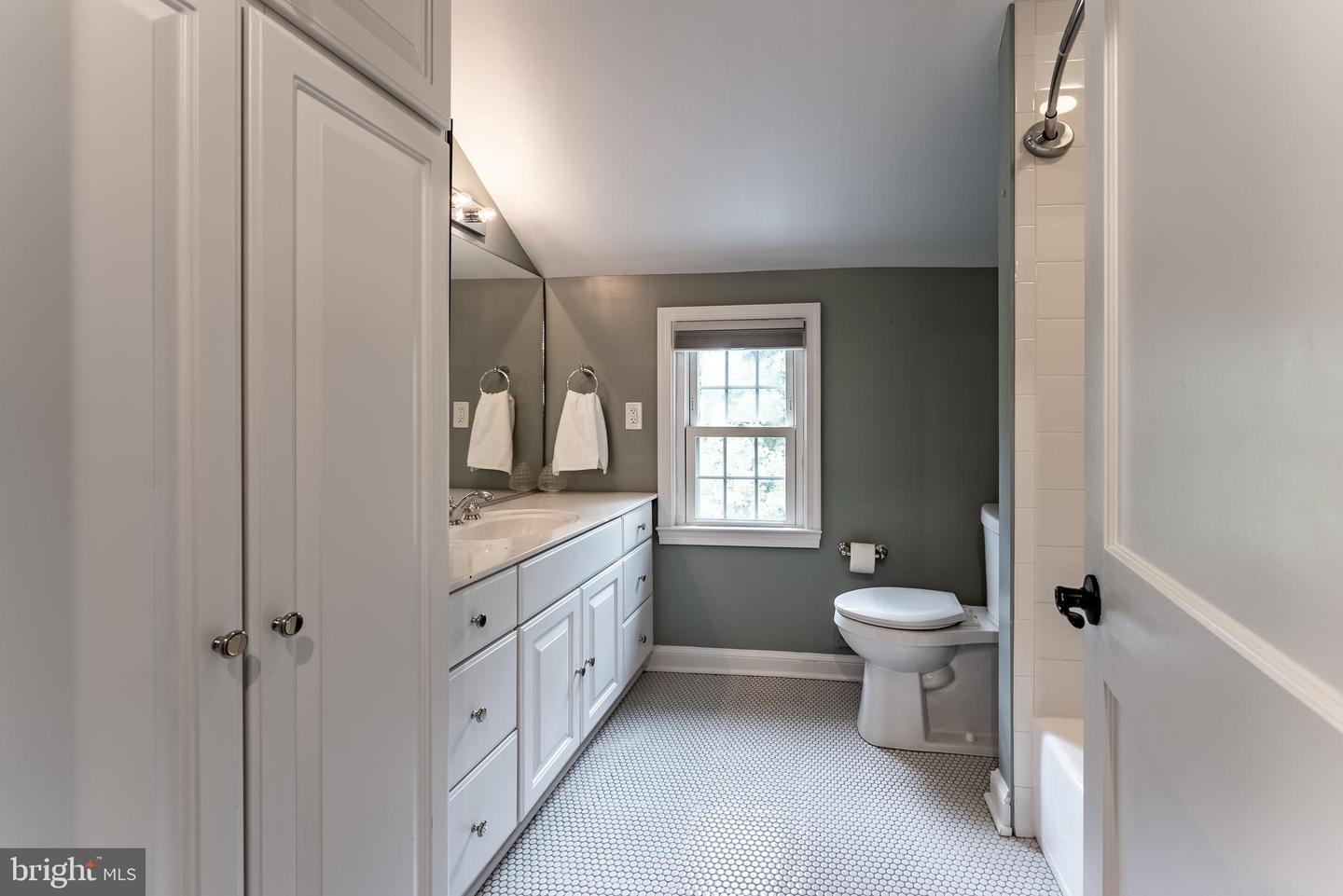 5632 GLENWOOD DR, ALEXANDRIA, Virginia 22310, 3 Bedrooms Bedrooms, ,2 BathroomsBathrooms,Residential,For sale,5632 GLENWOOD DR,VAFX2243888 MLS # VAFX2243888