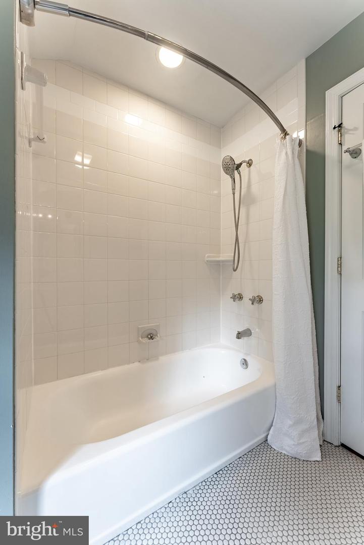 5632 GLENWOOD DR, ALEXANDRIA, Virginia 22310, 3 Bedrooms Bedrooms, ,2 BathroomsBathrooms,Residential,For sale,5632 GLENWOOD DR,VAFX2243888 MLS # VAFX2243888