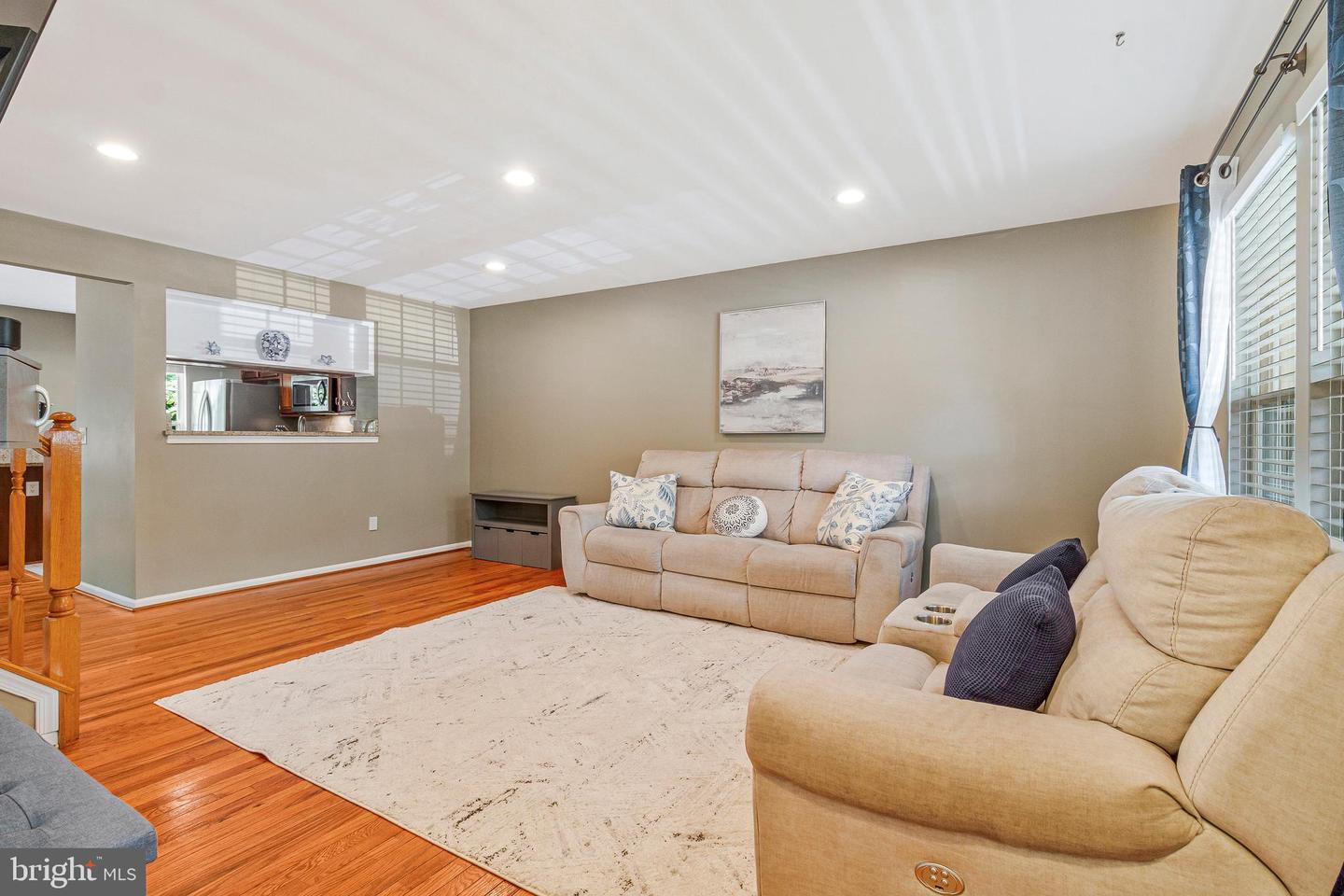 6558 KELSEY POINT CIR, ALEXANDRIA, Virginia 22315, 3 Bedrooms Bedrooms, ,3 BathroomsBathrooms,Residential,For sale,6558 KELSEY POINT CIR,VAFX2244042 MLS # VAFX2244042