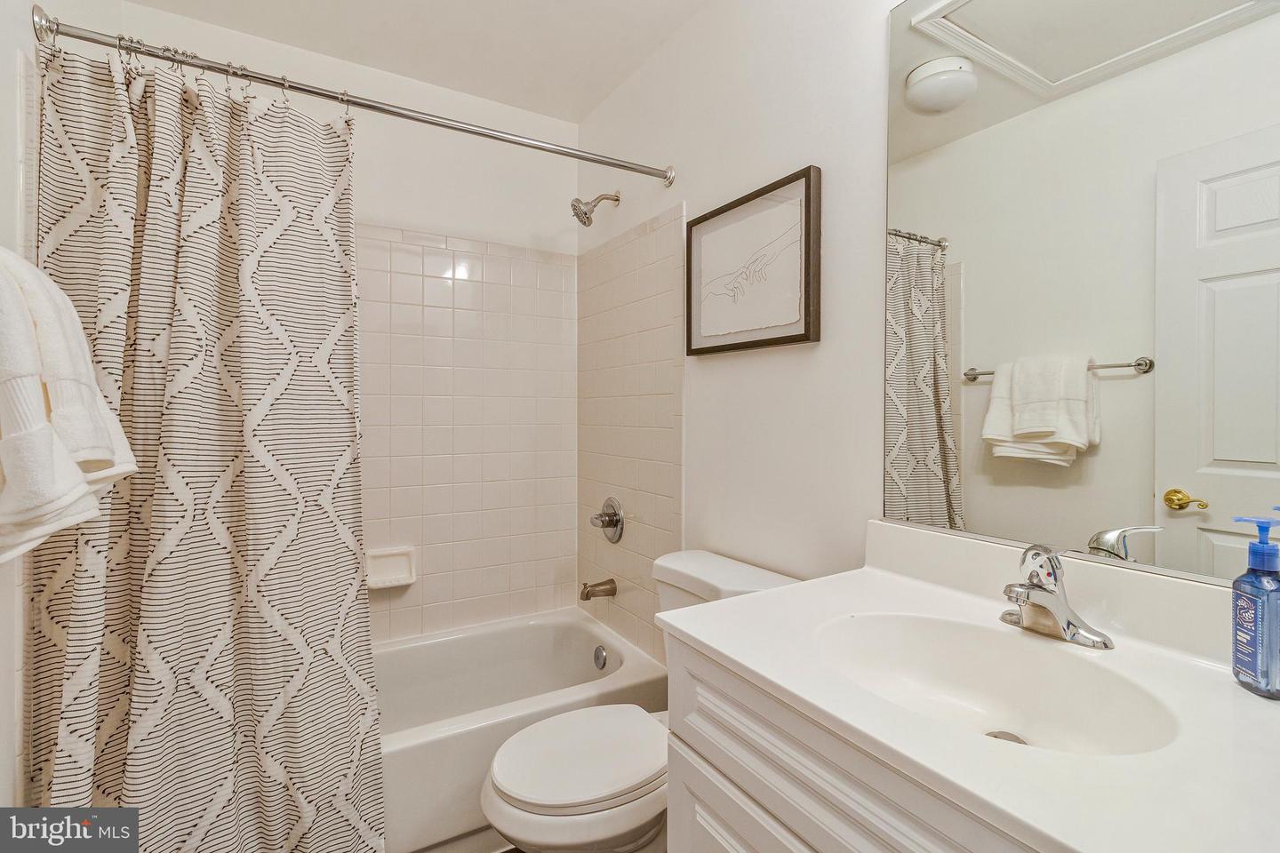6558 KELSEY POINT CIR, ALEXANDRIA, Virginia 22315, 3 Bedrooms Bedrooms, ,3 BathroomsBathrooms,Residential,For sale,6558 KELSEY POINT CIR,VAFX2244042 MLS # VAFX2244042