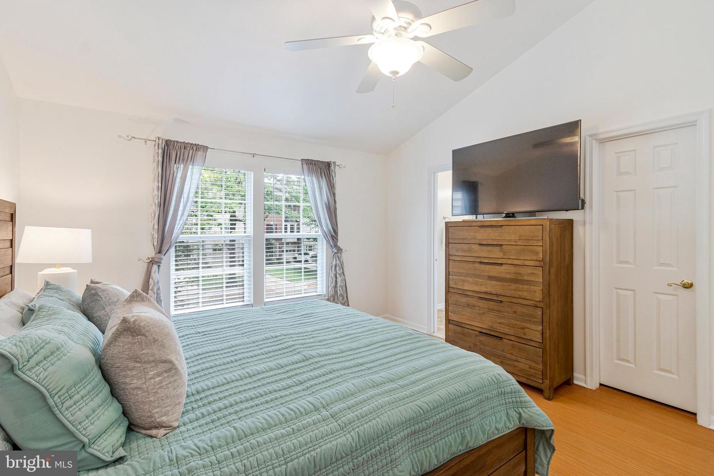 6558 KELSEY POINT CIR, ALEXANDRIA, Virginia 22315, 3 Bedrooms Bedrooms, ,3 BathroomsBathrooms,Residential,For sale,6558 KELSEY POINT CIR,VAFX2244042 MLS # VAFX2244042