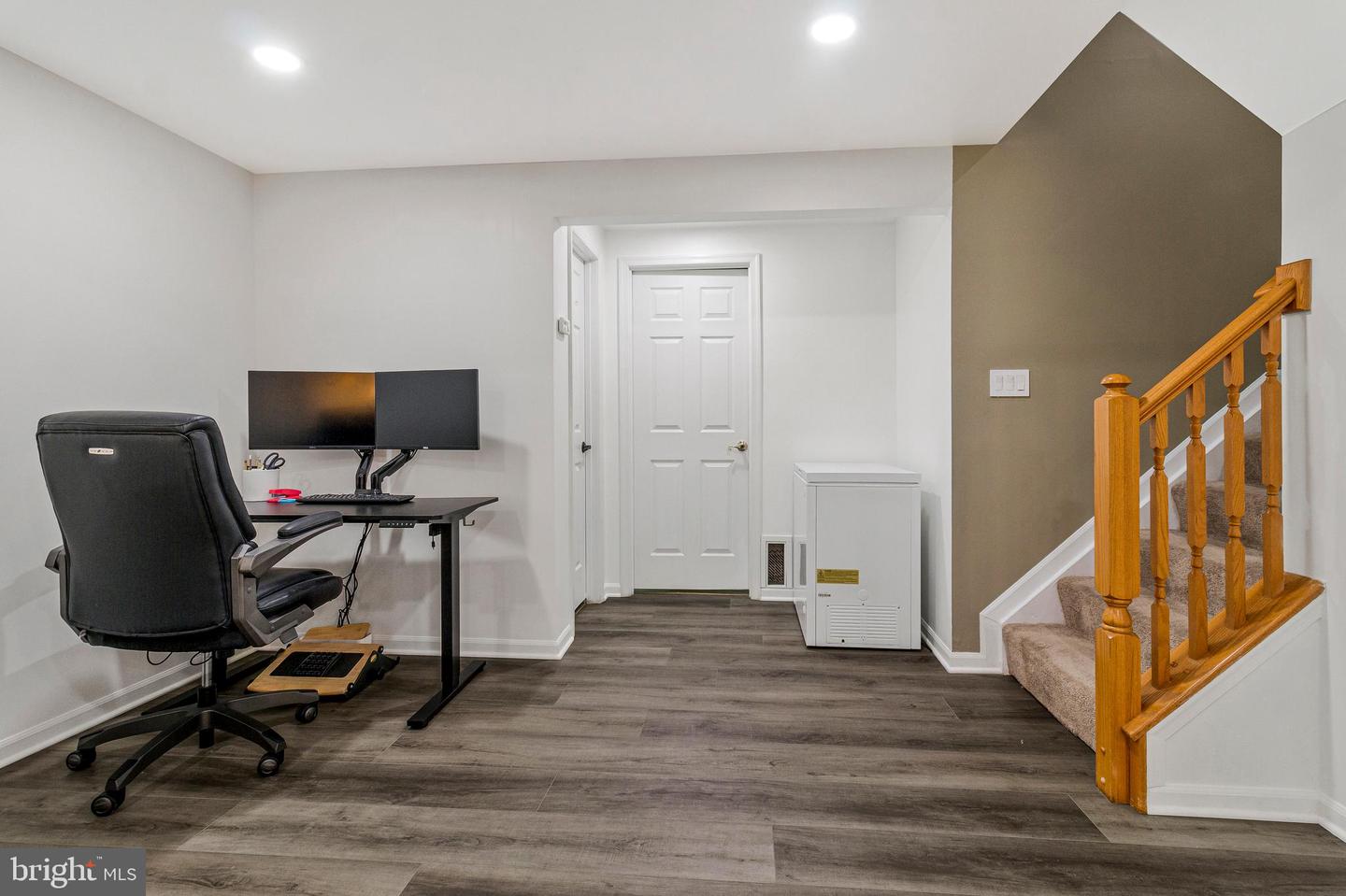 6558 KELSEY POINT CIR, ALEXANDRIA, Virginia 22315, 3 Bedrooms Bedrooms, ,3 BathroomsBathrooms,Residential,For sale,6558 KELSEY POINT CIR,VAFX2244042 MLS # VAFX2244042