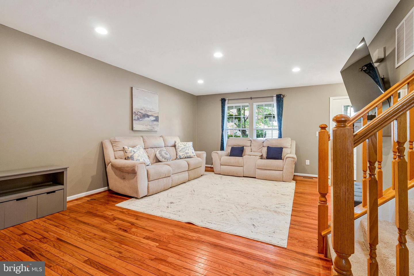 6558 KELSEY POINT CIR, ALEXANDRIA, Virginia 22315, 3 Bedrooms Bedrooms, ,3 BathroomsBathrooms,Residential,For sale,6558 KELSEY POINT CIR,VAFX2244042 MLS # VAFX2244042