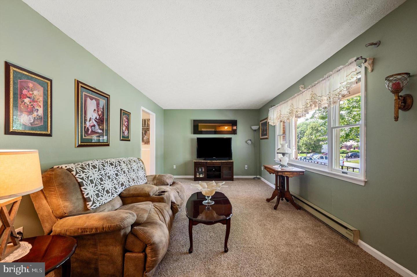 108 OAKMONT CIR, WINCHESTER, Virginia 22602, 3 Bedrooms Bedrooms, ,1 BathroomBathrooms,Residential,For sale,108 OAKMONT CIR,VAFV2034600 MLS # VAFV2034600