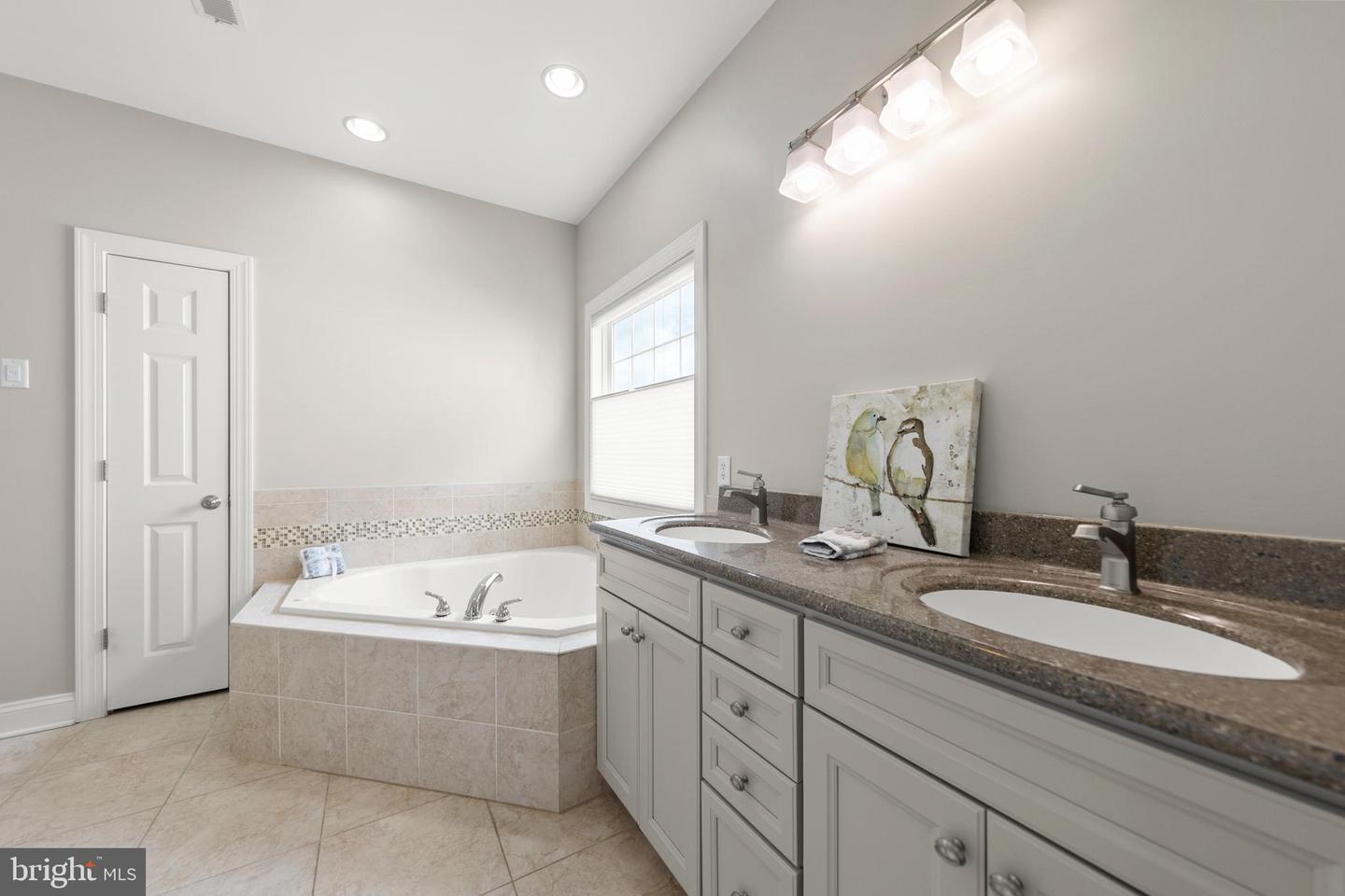 102 ABRAMS POINTE BLVD, WINCHESTER, Virginia 22602, 3 Bedrooms Bedrooms, ,2 BathroomsBathrooms,Residential,For sale,102 ABRAMS POINTE BLVD,VAFV2034620 MLS # VAFV2034620