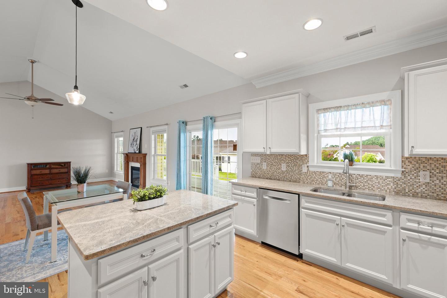 102 ABRAMS POINTE BLVD, WINCHESTER, Virginia 22602, 3 Bedrooms Bedrooms, ,2 BathroomsBathrooms,Residential,For sale,102 ABRAMS POINTE BLVD,VAFV2034620 MLS # VAFV2034620
