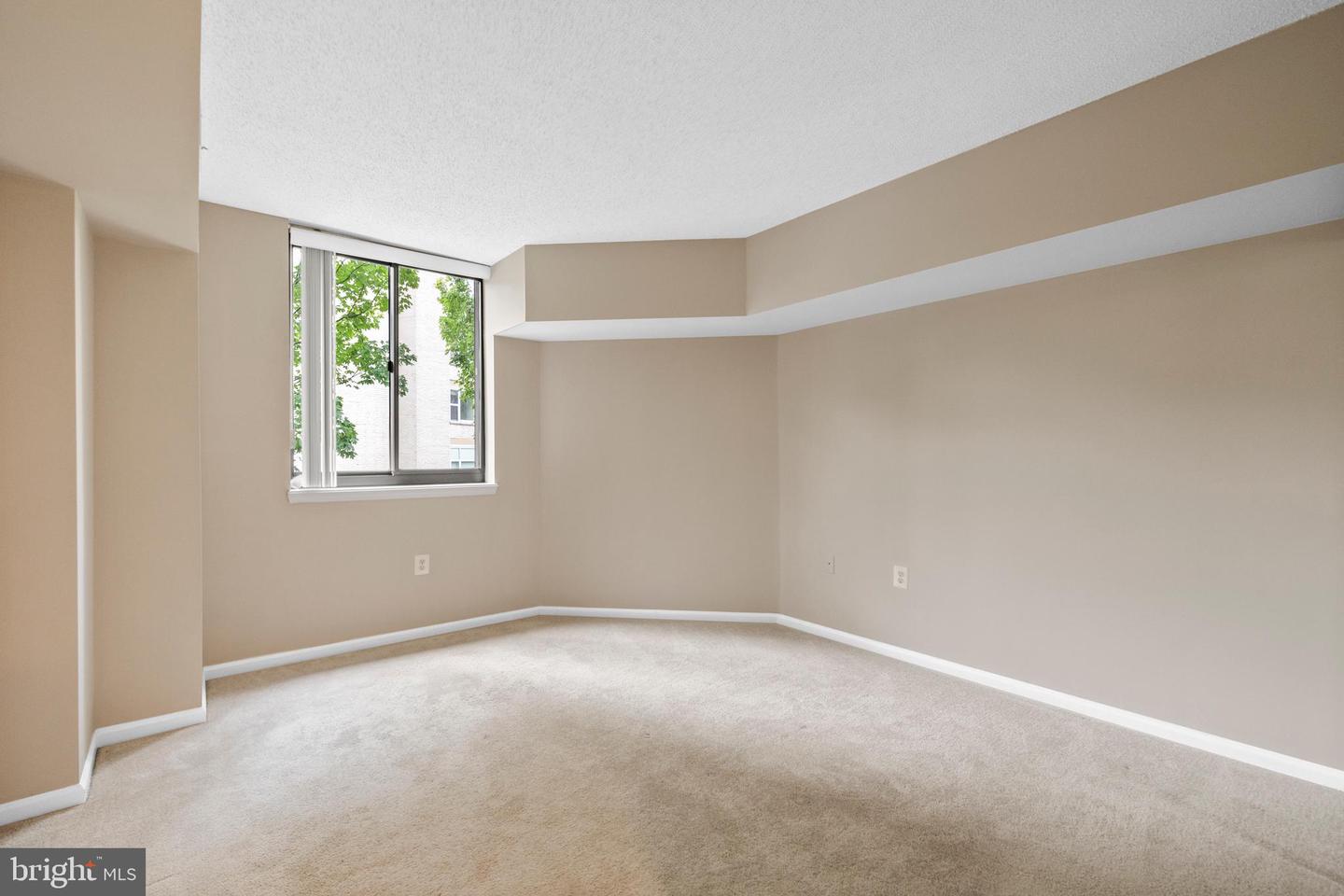 1001 RANDOLPH ST N #221, ARLINGTON, Virginia 22201, 1 Bedroom Bedrooms, ,1 BathroomBathrooms,Residential,For sale,1001 RANDOLPH ST N #221,VAAR2058658 MLS # VAAR2058658