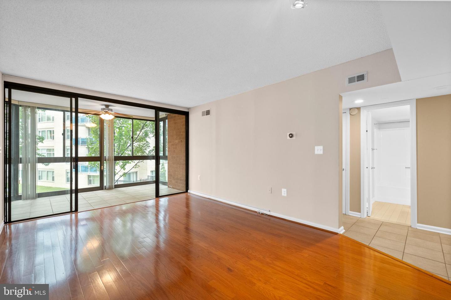 1001 RANDOLPH ST N #221, ARLINGTON, Virginia 22201, 1 Bedroom Bedrooms, ,1 BathroomBathrooms,Residential,For sale,1001 RANDOLPH ST N #221,VAAR2058658 MLS # VAAR2058658