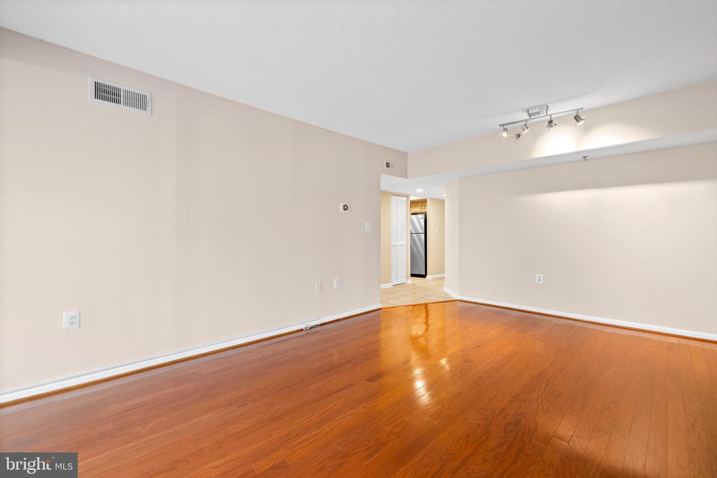1001 RANDOLPH ST N #221, ARLINGTON, Virginia 22201, 1 Bedroom Bedrooms, ,1 BathroomBathrooms,Residential,For sale,1001 RANDOLPH ST N #221,VAAR2058658 MLS # VAAR2058658
