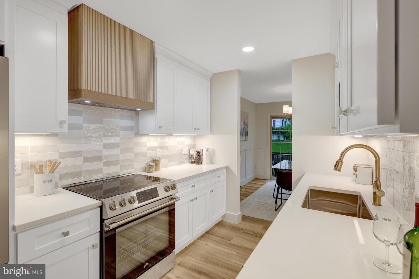 2931 VILLAGE SPRING LN, VIENNA, Virginia 22181, 3 Bedrooms Bedrooms, ,3 BathroomsBathrooms,Residential,For sale,2931 VILLAGE SPRING LN,VAFX2245264 MLS # VAFX2245264