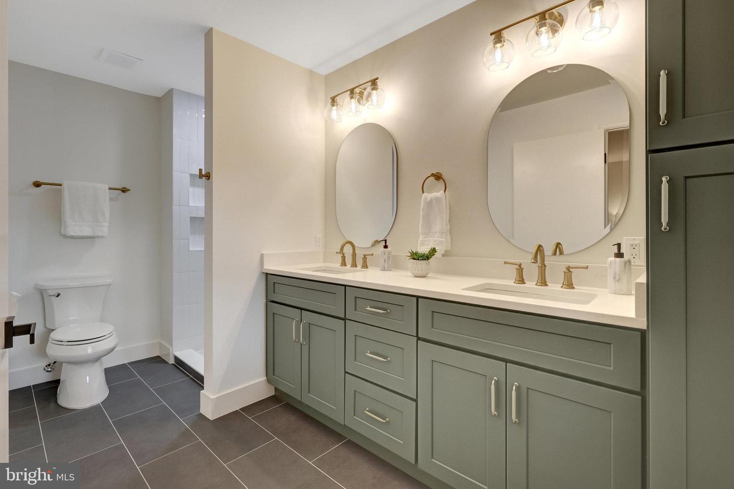 2931 VILLAGE SPRING LN, VIENNA, Virginia 22181, 3 Bedrooms Bedrooms, ,3 BathroomsBathrooms,Residential,For sale,2931 VILLAGE SPRING LN,VAFX2245264 MLS # VAFX2245264