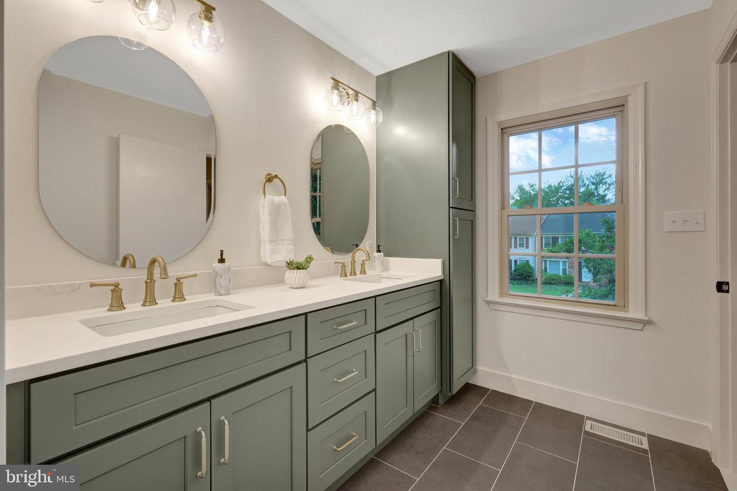 2931 VILLAGE SPRING LN, VIENNA, Virginia 22181, 3 Bedrooms Bedrooms, ,3 BathroomsBathrooms,Residential,For sale,2931 VILLAGE SPRING LN,VAFX2245264 MLS # VAFX2245264