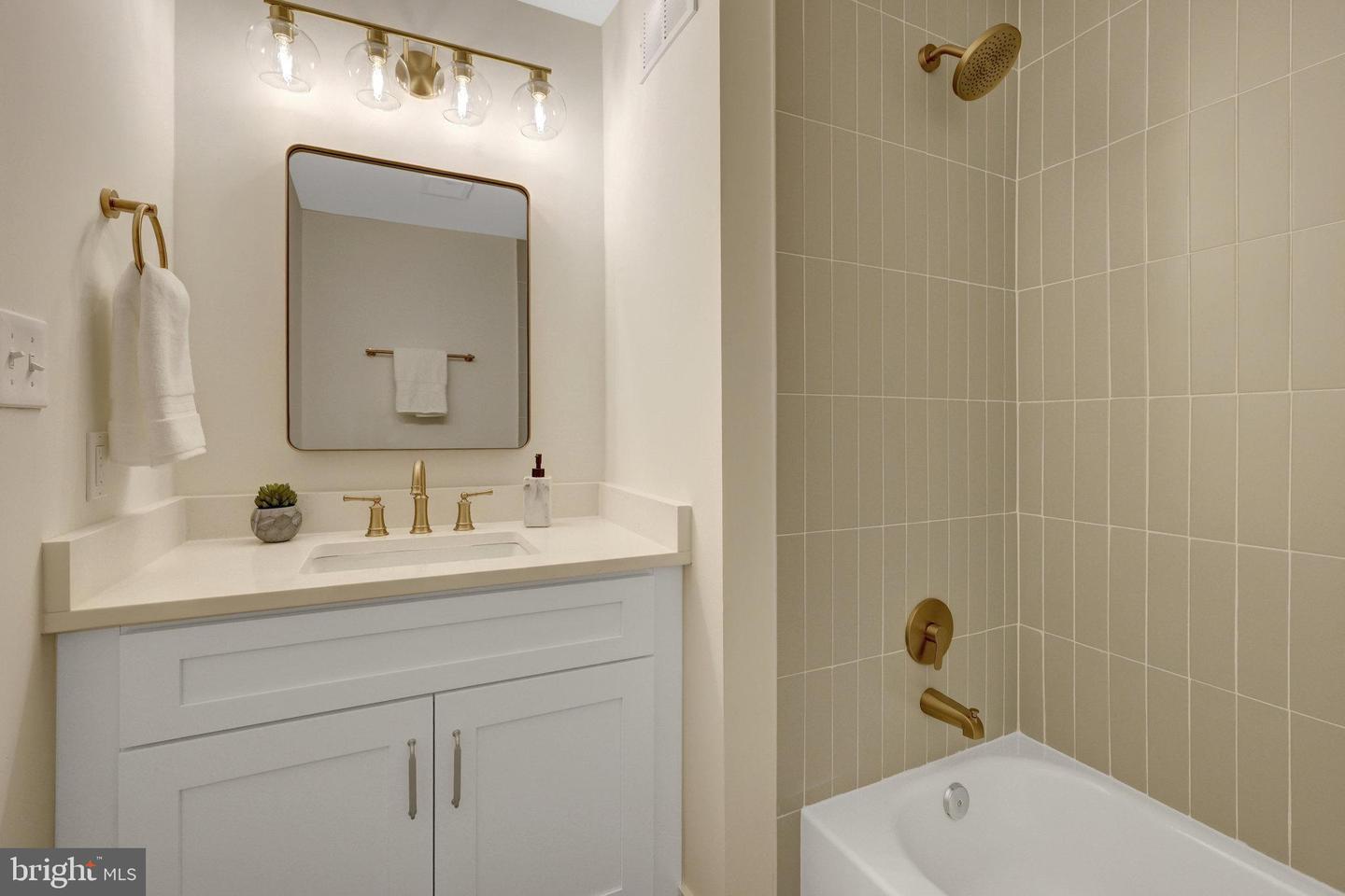 2931 VILLAGE SPRING LN, VIENNA, Virginia 22181, 3 Bedrooms Bedrooms, ,3 BathroomsBathrooms,Residential,For sale,2931 VILLAGE SPRING LN,VAFX2245264 MLS # VAFX2245264