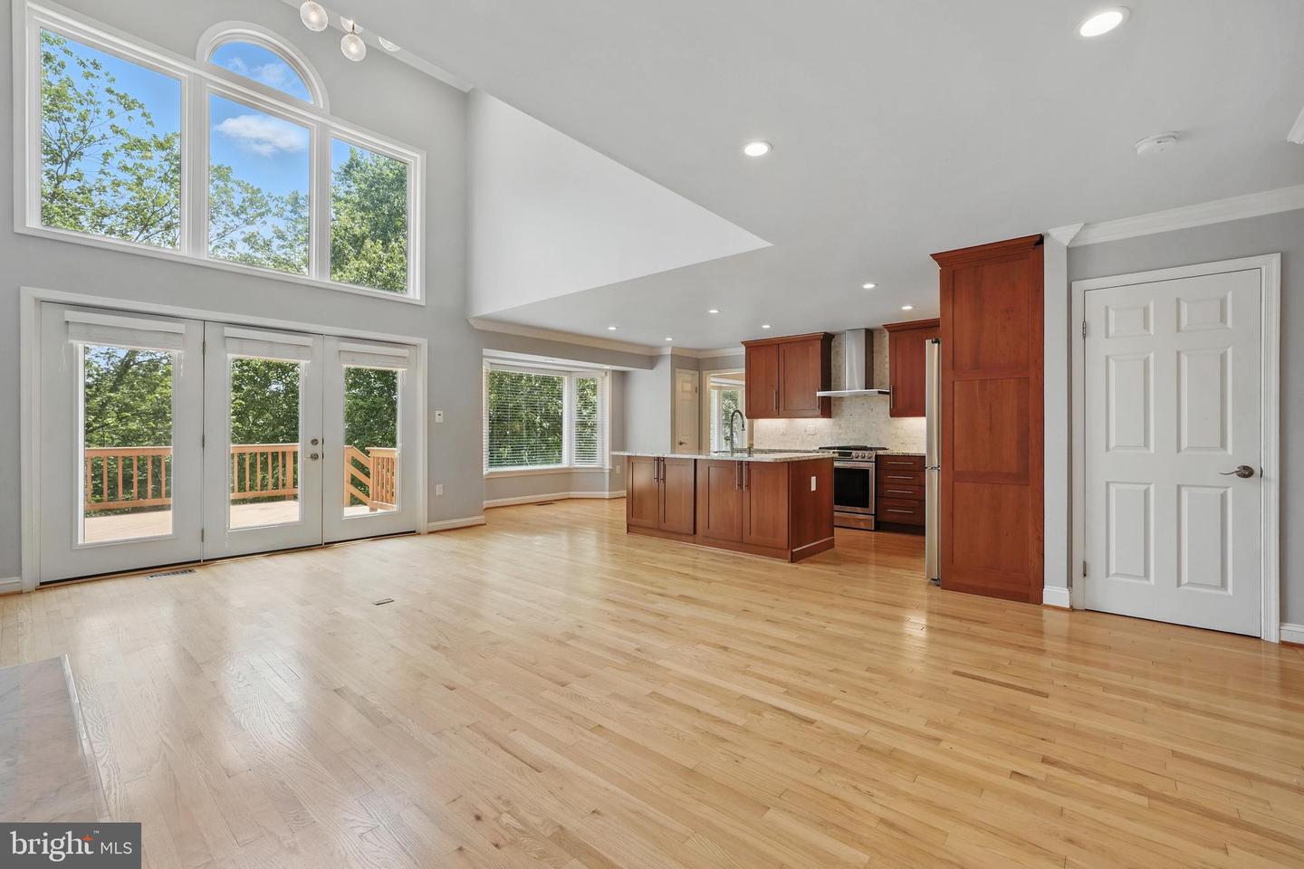 9913 ROSEWOOD HILL CIR, VIENNA, Virginia 22182, 5 Bedrooms Bedrooms, ,4 BathroomsBathrooms,Residential,For sale,9913 ROSEWOOD HILL CIR,VAFX2245376 MLS # VAFX2245376