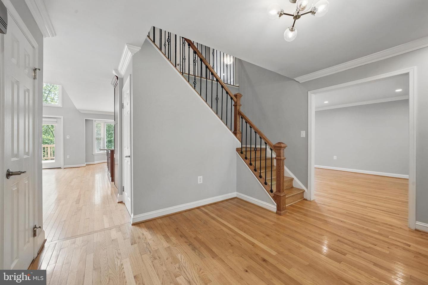 9913 ROSEWOOD HILL CIR, VIENNA, Virginia 22182, 5 Bedrooms Bedrooms, ,4 BathroomsBathrooms,Residential,For sale,9913 ROSEWOOD HILL CIR,VAFX2245376 MLS # VAFX2245376
