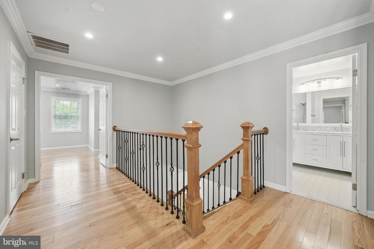 9913 ROSEWOOD HILL CIR, VIENNA, Virginia 22182, 5 Bedrooms Bedrooms, ,4 BathroomsBathrooms,Residential,For sale,9913 ROSEWOOD HILL CIR,VAFX2245376 MLS # VAFX2245376