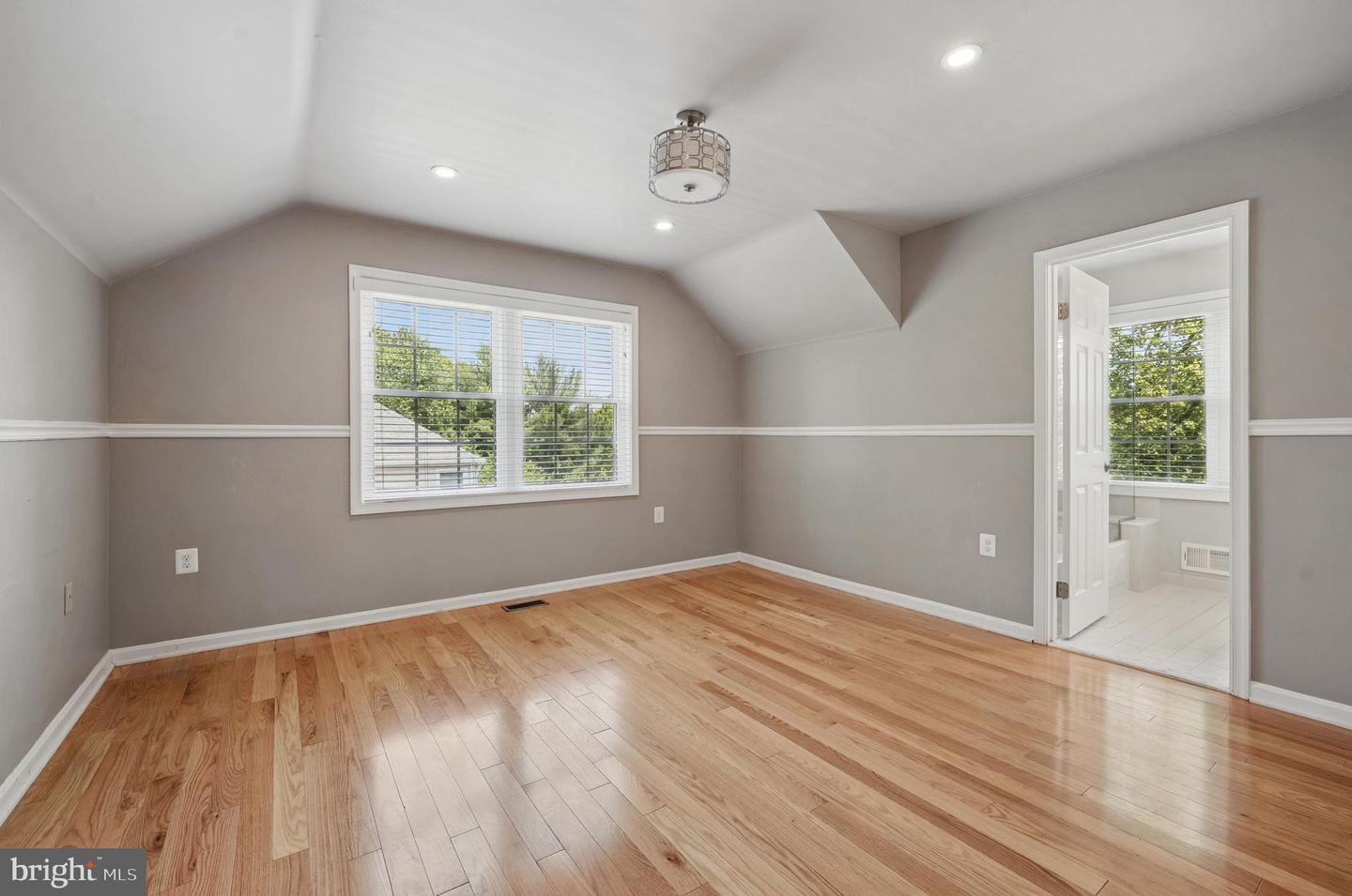 9913 ROSEWOOD HILL CIR, VIENNA, Virginia 22182, 5 Bedrooms Bedrooms, ,4 BathroomsBathrooms,Residential,For sale,9913 ROSEWOOD HILL CIR,VAFX2245376 MLS # VAFX2245376