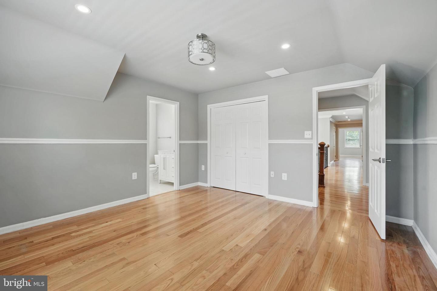 9913 ROSEWOOD HILL CIR, VIENNA, Virginia 22182, 5 Bedrooms Bedrooms, ,4 BathroomsBathrooms,Residential,For sale,9913 ROSEWOOD HILL CIR,VAFX2245376 MLS # VAFX2245376