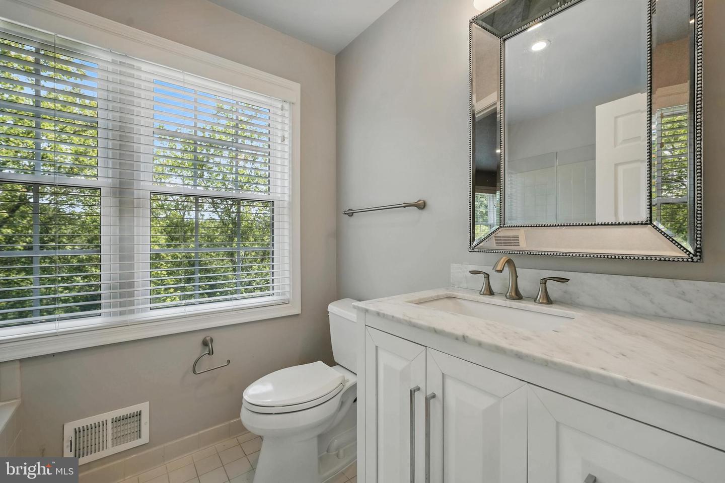 9913 ROSEWOOD HILL CIR, VIENNA, Virginia 22182, 5 Bedrooms Bedrooms, ,4 BathroomsBathrooms,Residential,For sale,9913 ROSEWOOD HILL CIR,VAFX2245376 MLS # VAFX2245376