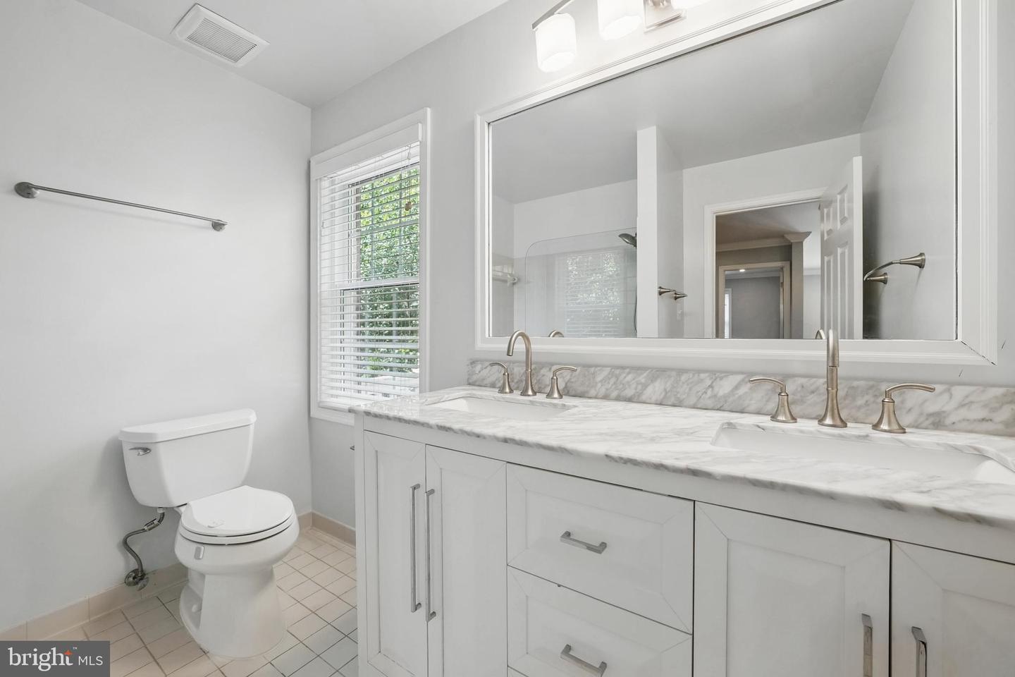9913 ROSEWOOD HILL CIR, VIENNA, Virginia 22182, 5 Bedrooms Bedrooms, ,4 BathroomsBathrooms,Residential,For sale,9913 ROSEWOOD HILL CIR,VAFX2245376 MLS # VAFX2245376