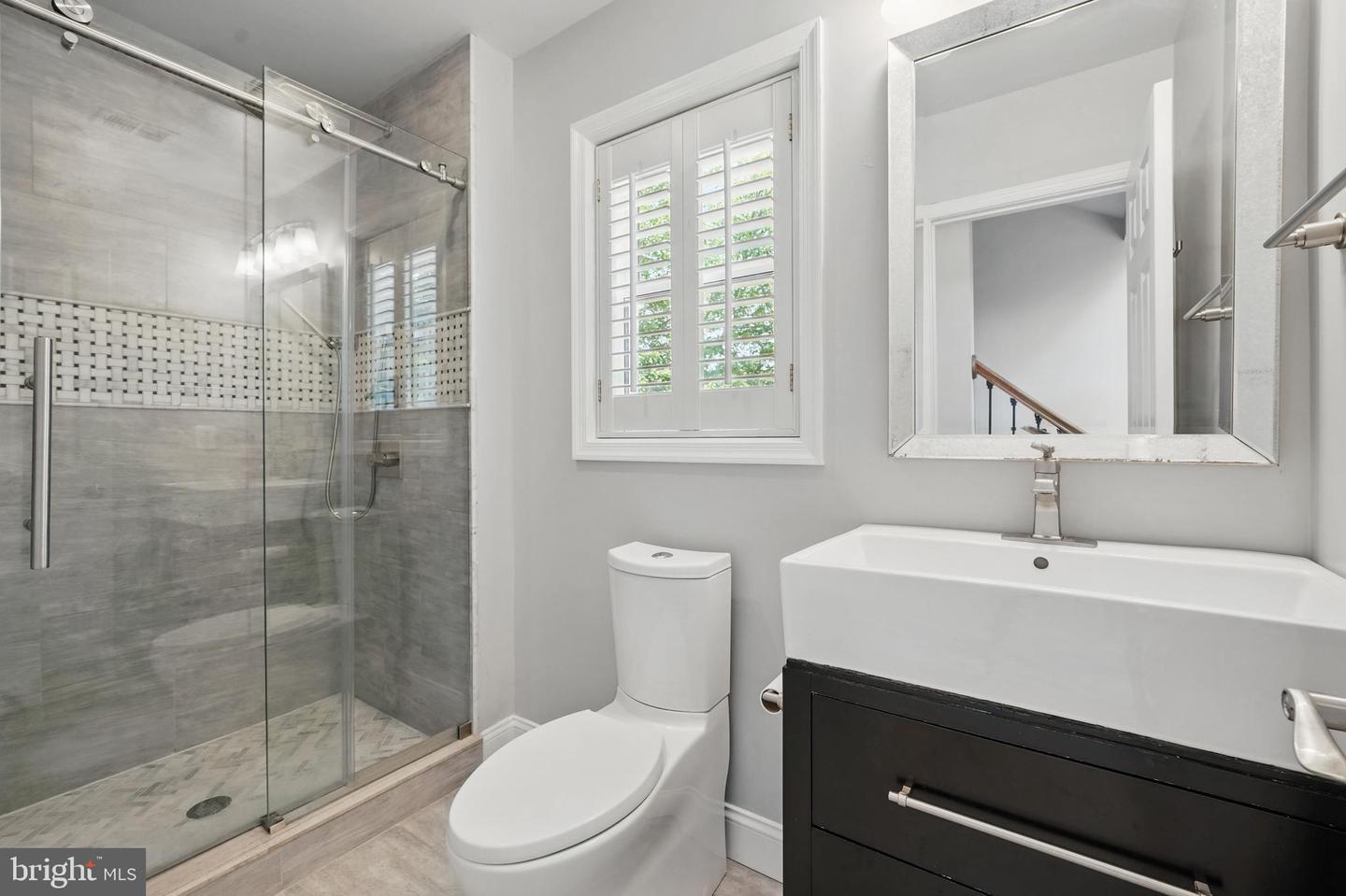 9913 ROSEWOOD HILL CIR, VIENNA, Virginia 22182, 5 Bedrooms Bedrooms, ,4 BathroomsBathrooms,Residential,For sale,9913 ROSEWOOD HILL CIR,VAFX2245376 MLS # VAFX2245376