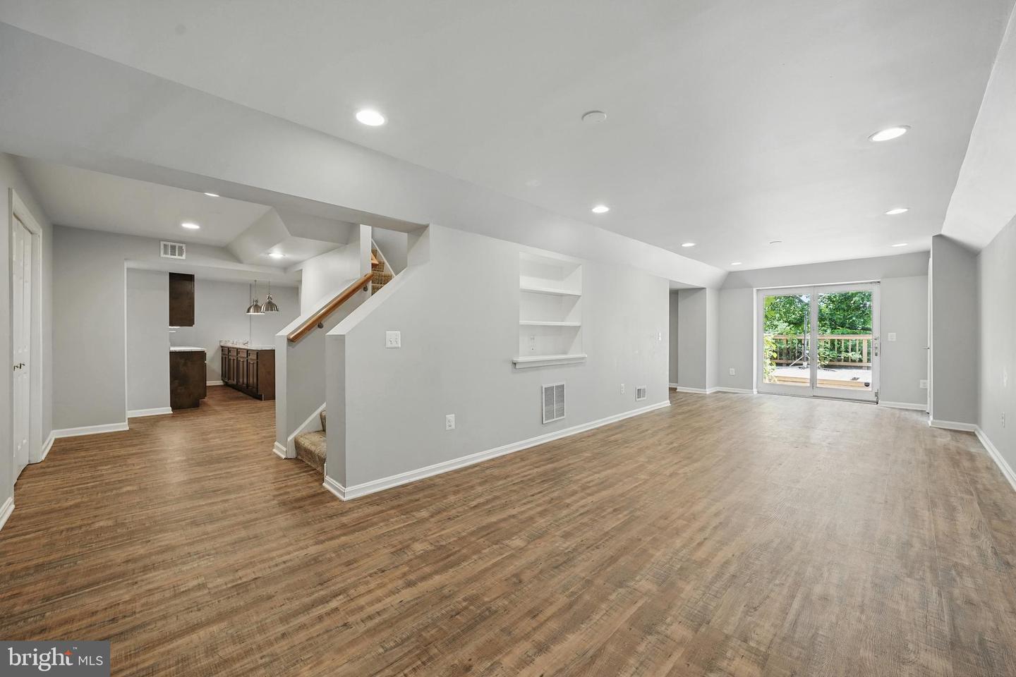 9913 ROSEWOOD HILL CIR, VIENNA, Virginia 22182, 5 Bedrooms Bedrooms, ,4 BathroomsBathrooms,Residential,For sale,9913 ROSEWOOD HILL CIR,VAFX2245376 MLS # VAFX2245376