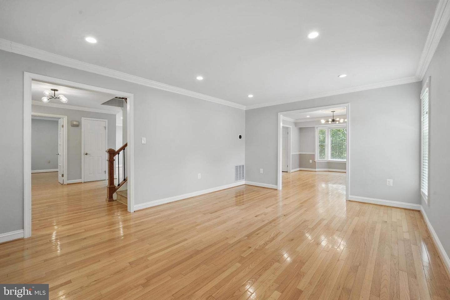 9913 ROSEWOOD HILL CIR, VIENNA, Virginia 22182, 5 Bedrooms Bedrooms, ,4 BathroomsBathrooms,Residential,For sale,9913 ROSEWOOD HILL CIR,VAFX2245376 MLS # VAFX2245376