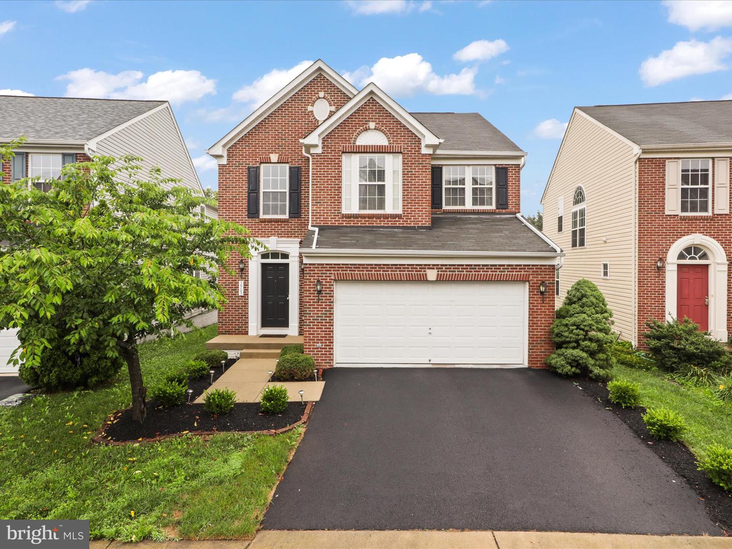 3903 BEEKER MILL PL, CHANTILLY, Virginia 20151, 4 Bedrooms Bedrooms, ,3 BathroomsBathrooms,Residential,For sale,3903 BEEKER MILL PL,VAFX2245598 MLS # VAFX2245598