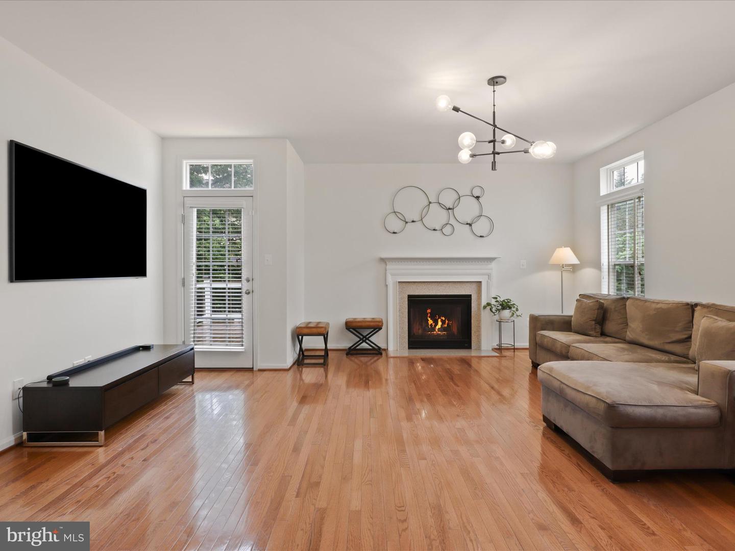 3903 BEEKER MILL PL, CHANTILLY, Virginia 20151, 4 Bedrooms Bedrooms, ,3 BathroomsBathrooms,Residential,For sale,3903 BEEKER MILL PL,VAFX2245598 MLS # VAFX2245598