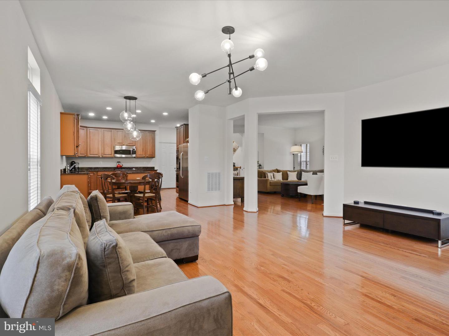 3903 BEEKER MILL PL, CHANTILLY, Virginia 20151, 4 Bedrooms Bedrooms, ,3 BathroomsBathrooms,Residential,For sale,3903 BEEKER MILL PL,VAFX2245598 MLS # VAFX2245598