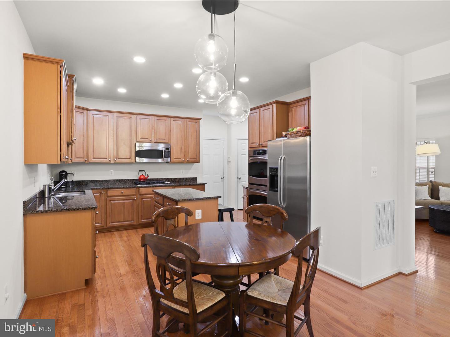 3903 BEEKER MILL PL, CHANTILLY, Virginia 20151, 4 Bedrooms Bedrooms, ,3 BathroomsBathrooms,Residential,For sale,3903 BEEKER MILL PL,VAFX2245598 MLS # VAFX2245598
