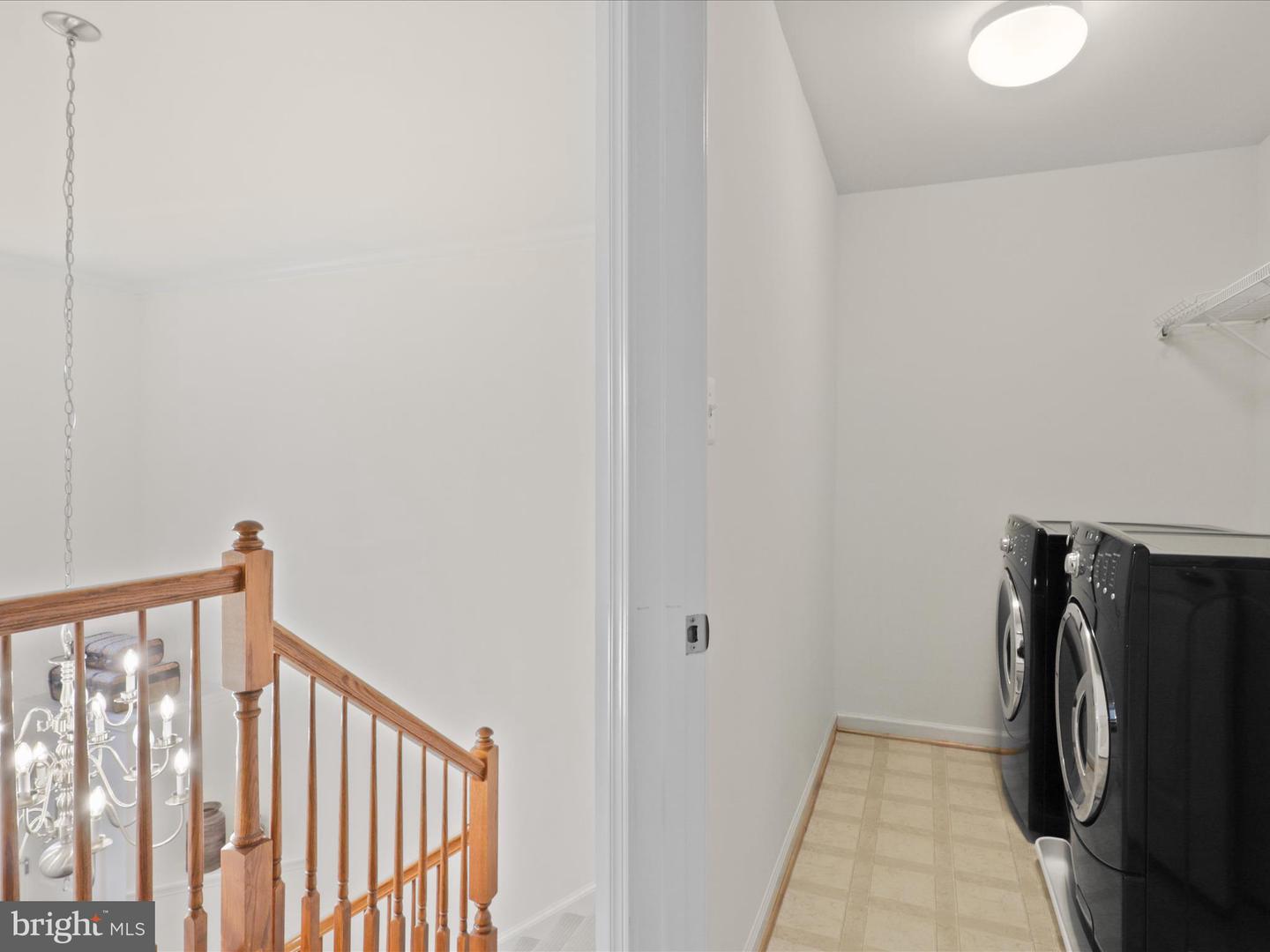 3903 BEEKER MILL PL, CHANTILLY, Virginia 20151, 4 Bedrooms Bedrooms, ,3 BathroomsBathrooms,Residential,For sale,3903 BEEKER MILL PL,VAFX2245598 MLS # VAFX2245598