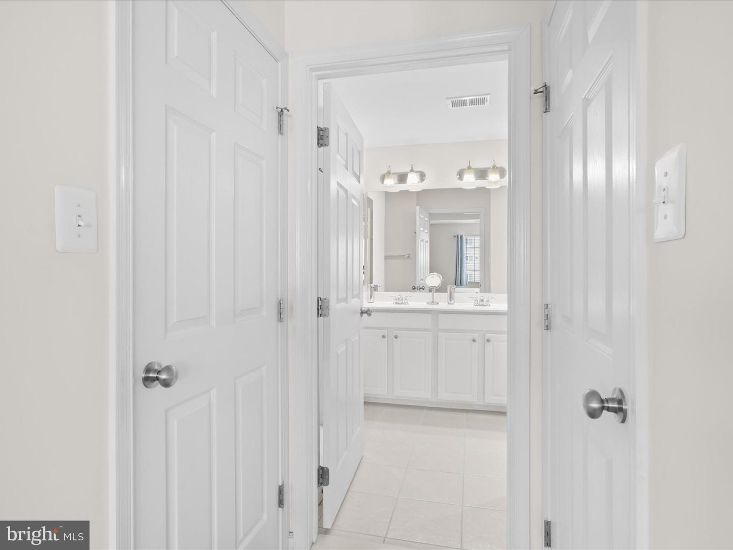 3903 BEEKER MILL PL, CHANTILLY, Virginia 20151, 4 Bedrooms Bedrooms, ,3 BathroomsBathrooms,Residential,For sale,3903 BEEKER MILL PL,VAFX2245598 MLS # VAFX2245598