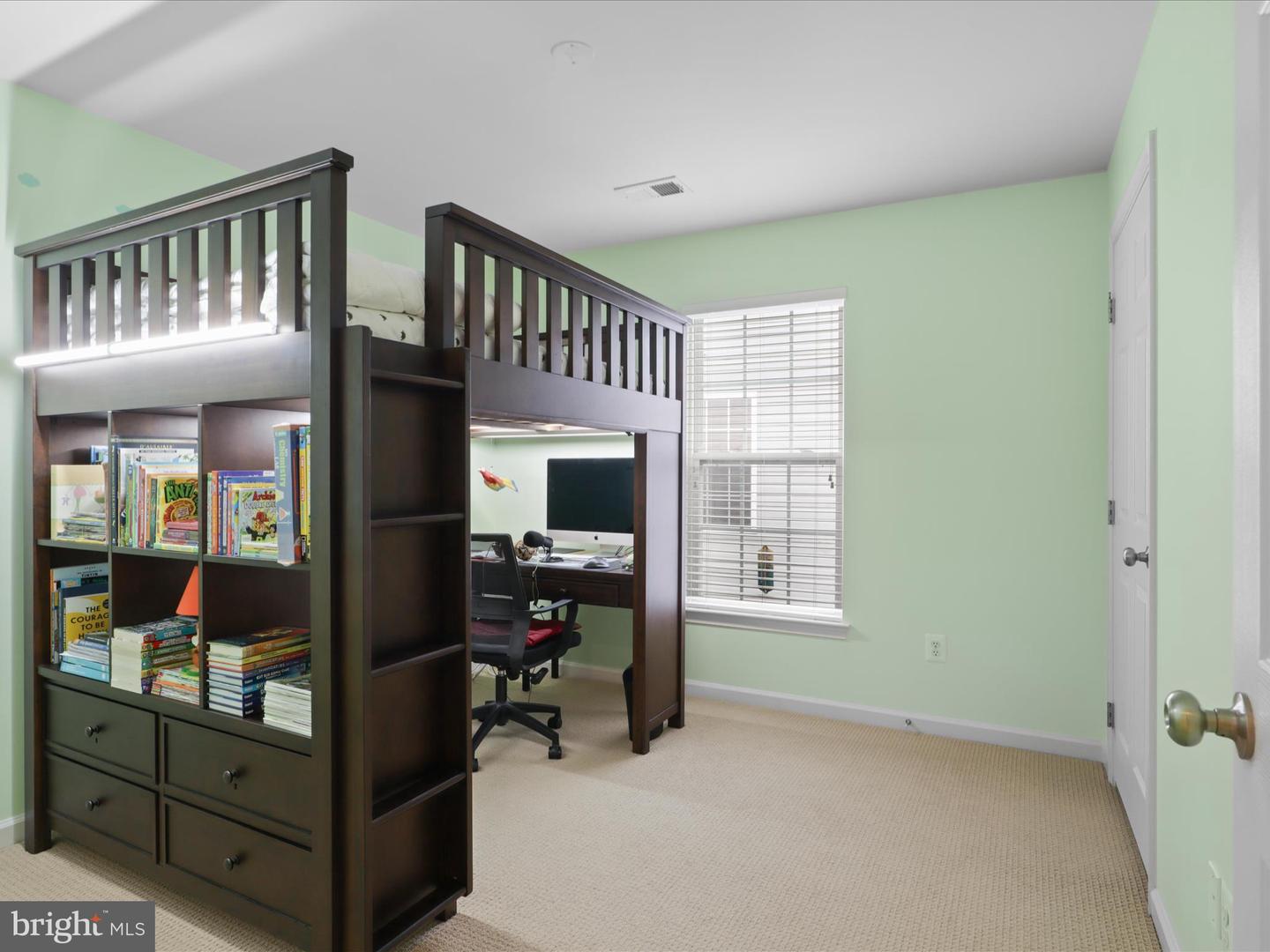 3903 BEEKER MILL PL, CHANTILLY, Virginia 20151, 4 Bedrooms Bedrooms, ,3 BathroomsBathrooms,Residential,For sale,3903 BEEKER MILL PL,VAFX2245598 MLS # VAFX2245598