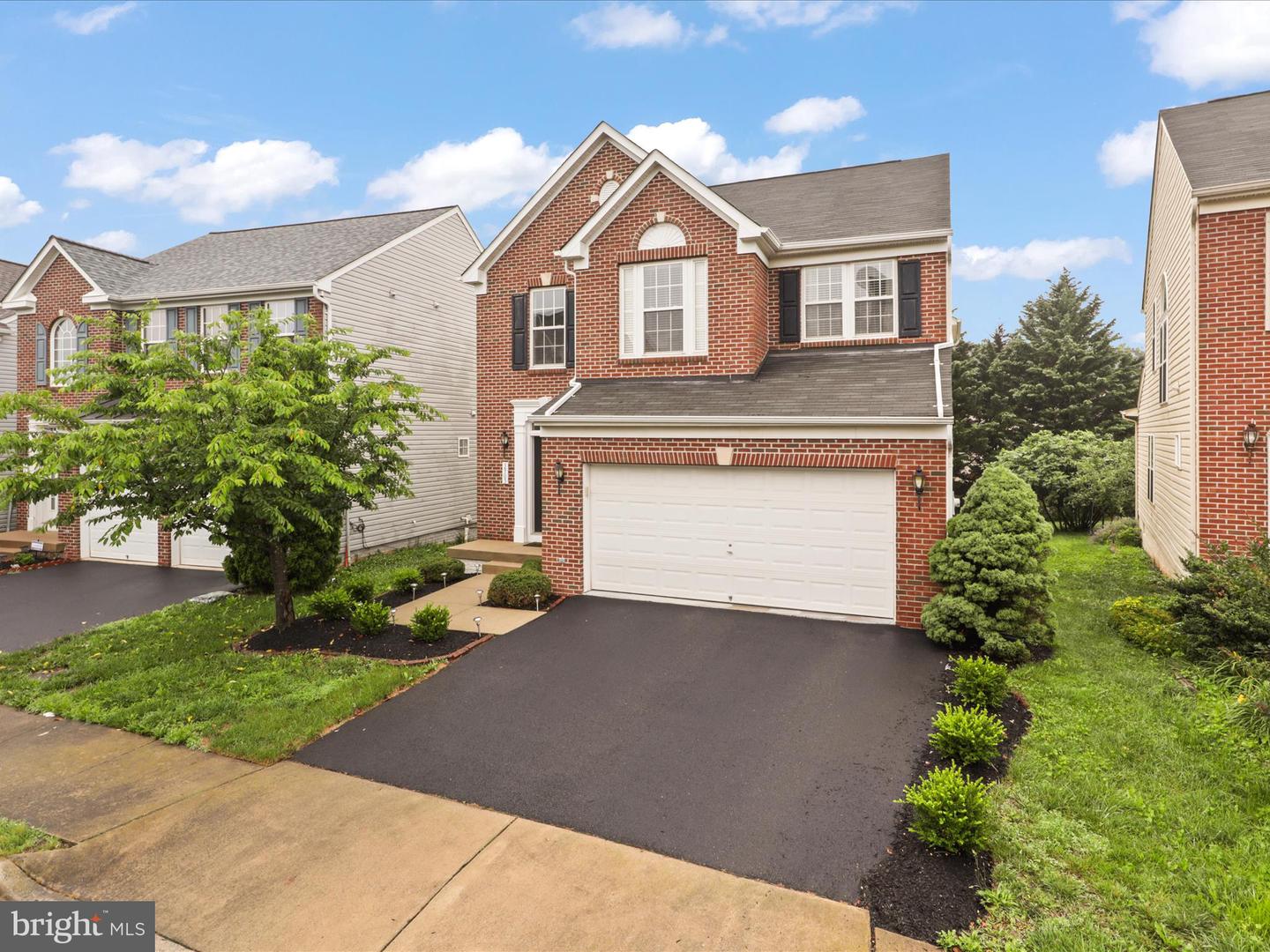 3903 BEEKER MILL PL, CHANTILLY, Virginia 20151, 4 Bedrooms Bedrooms, ,3 BathroomsBathrooms,Residential,For sale,3903 BEEKER MILL PL,VAFX2245598 MLS # VAFX2245598