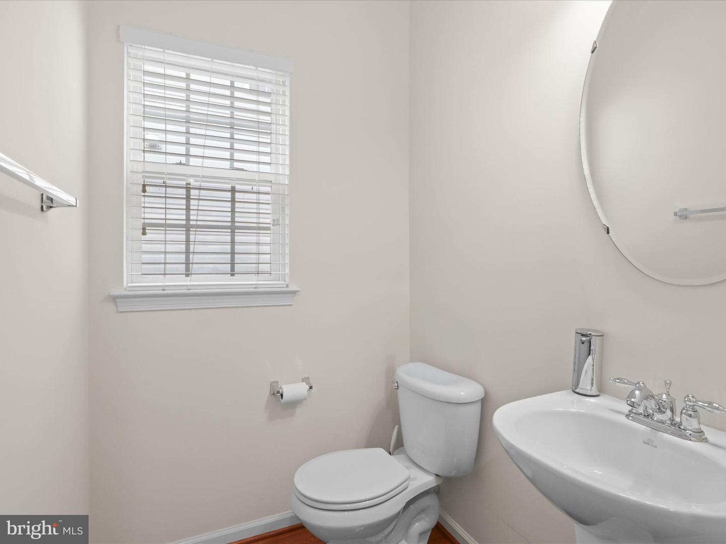 3903 BEEKER MILL PL, CHANTILLY, Virginia 20151, 4 Bedrooms Bedrooms, ,3 BathroomsBathrooms,Residential,For sale,3903 BEEKER MILL PL,VAFX2245598 MLS # VAFX2245598