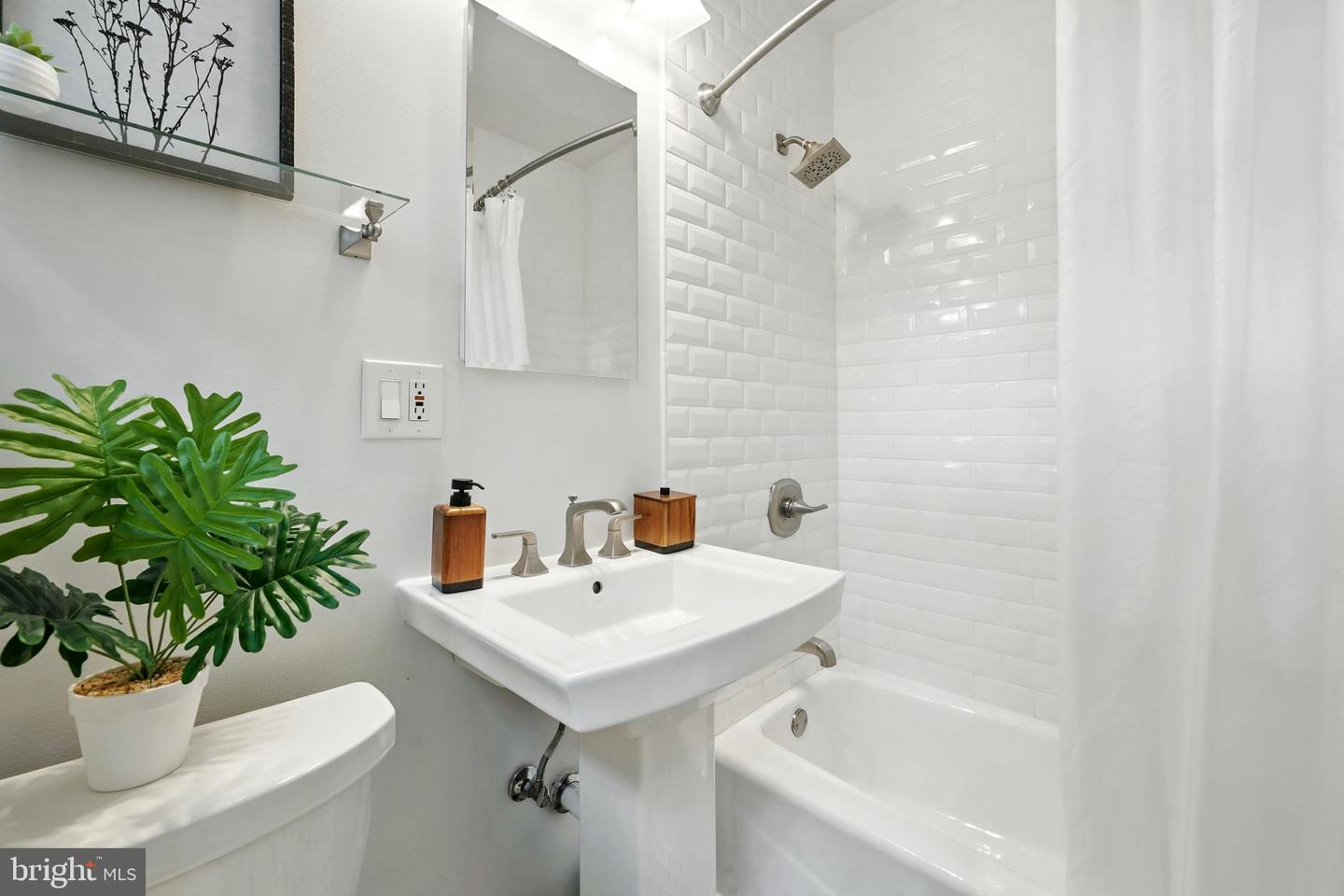 1635 FITZGERALD LN #907-16, ALEXANDRIA, Virginia 22302, 2 Bedrooms Bedrooms, ,1 BathroomBathrooms,Residential,For sale,1635 FITZGERALD LN #907-16,VAAX2046184 MLS # VAAX2046184