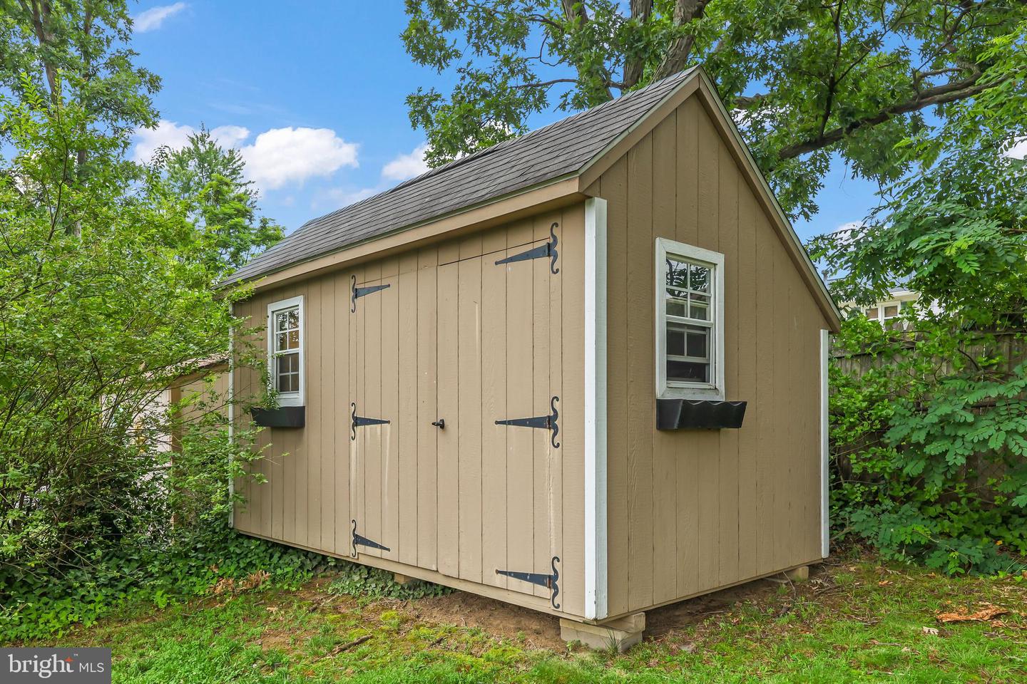 6109 LEEWOOD DR, ALEXANDRIA, Virginia 22310, 3 Bedrooms Bedrooms, ,2 BathroomsBathrooms,Residential,For sale,6109 LEEWOOD DR,VAFX2245844 MLS # VAFX2245844