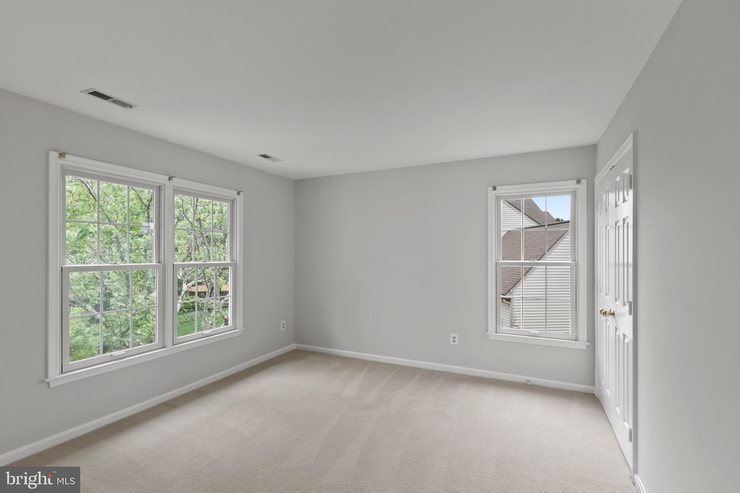 13893 WALNEY PARK DR, CHANTILLY, Virginia 20151, 4 Bedrooms Bedrooms, ,4 BathroomsBathrooms,Residential,For sale,13893 WALNEY PARK DR,VAFX2245858 MLS # VAFX2245858