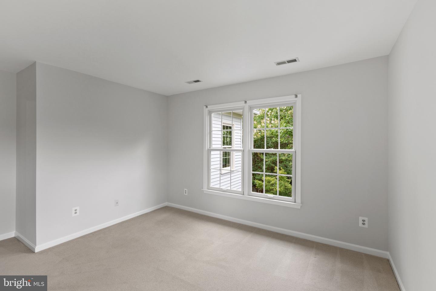 13893 WALNEY PARK DR, CHANTILLY, Virginia 20151, 4 Bedrooms Bedrooms, ,4 BathroomsBathrooms,Residential,For sale,13893 WALNEY PARK DR,VAFX2245858 MLS # VAFX2245858