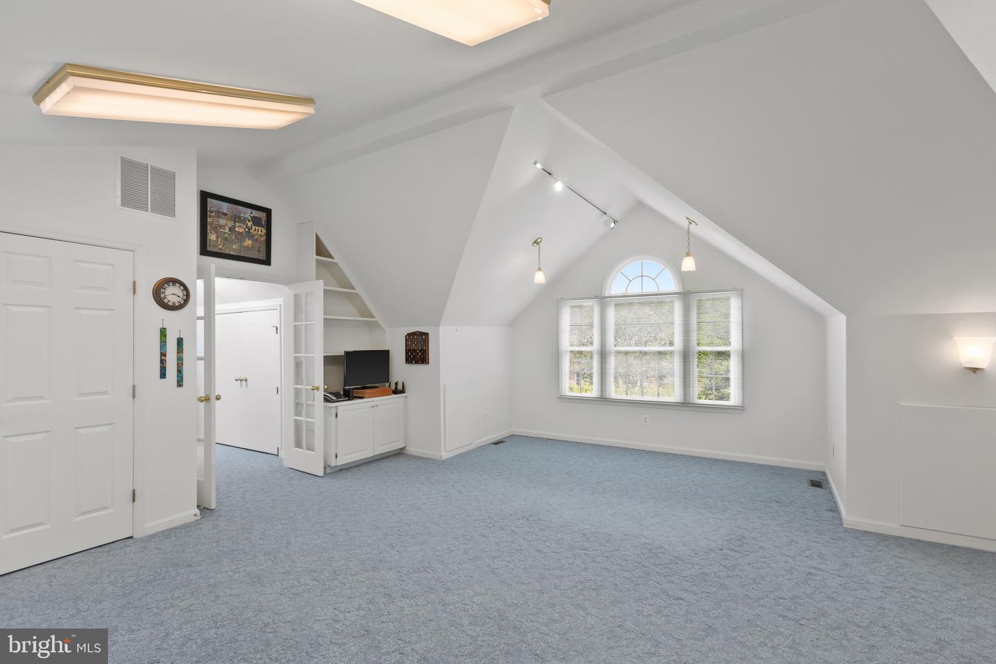 13893 WALNEY PARK DR, CHANTILLY, Virginia 20151, 4 Bedrooms Bedrooms, ,4 BathroomsBathrooms,Residential,For sale,13893 WALNEY PARK DR,VAFX2245858 MLS # VAFX2245858
