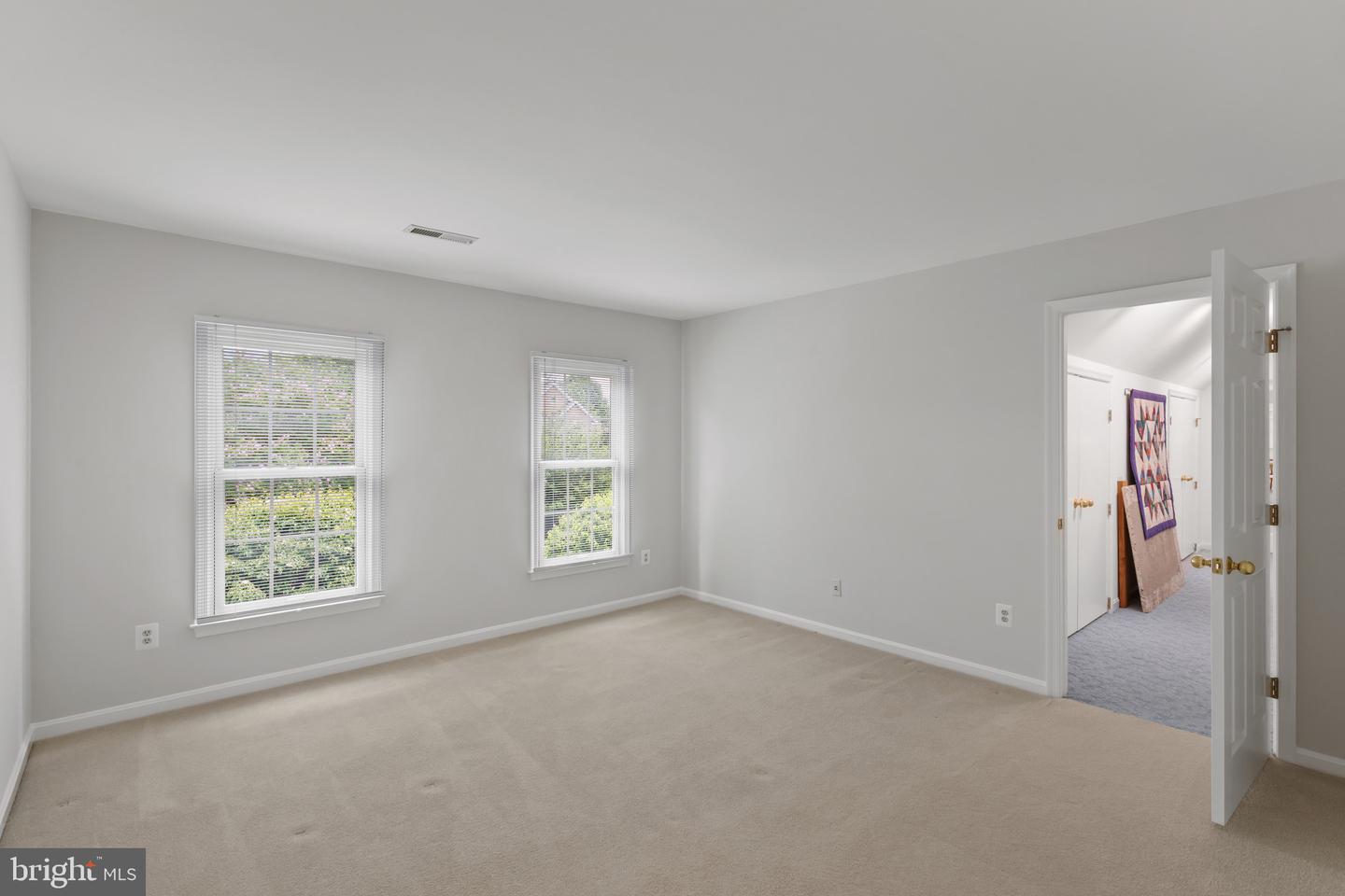 13893 WALNEY PARK DR, CHANTILLY, Virginia 20151, 4 Bedrooms Bedrooms, ,4 BathroomsBathrooms,Residential,For sale,13893 WALNEY PARK DR,VAFX2245858 MLS # VAFX2245858
