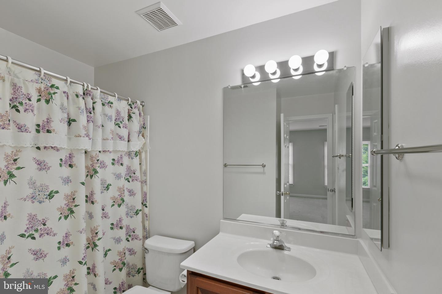 13893 WALNEY PARK DR, CHANTILLY, Virginia 20151, 4 Bedrooms Bedrooms, ,4 BathroomsBathrooms,Residential,For sale,13893 WALNEY PARK DR,VAFX2245858 MLS # VAFX2245858
