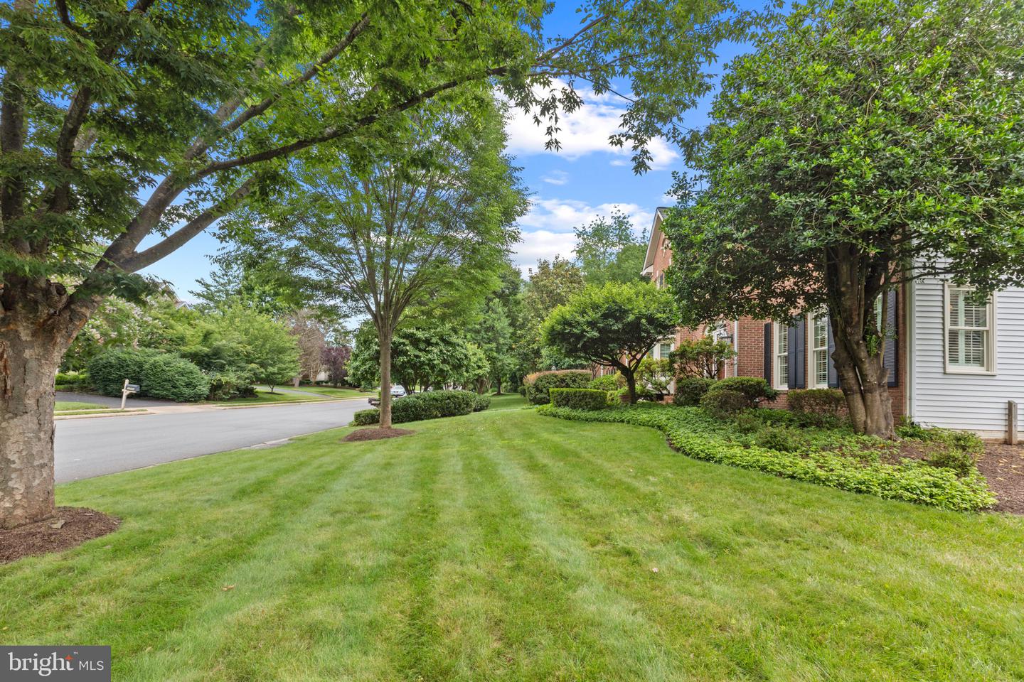 13893 WALNEY PARK DR, CHANTILLY, Virginia 20151, 4 Bedrooms Bedrooms, ,4 BathroomsBathrooms,Residential,For sale,13893 WALNEY PARK DR,VAFX2245858 MLS # VAFX2245858