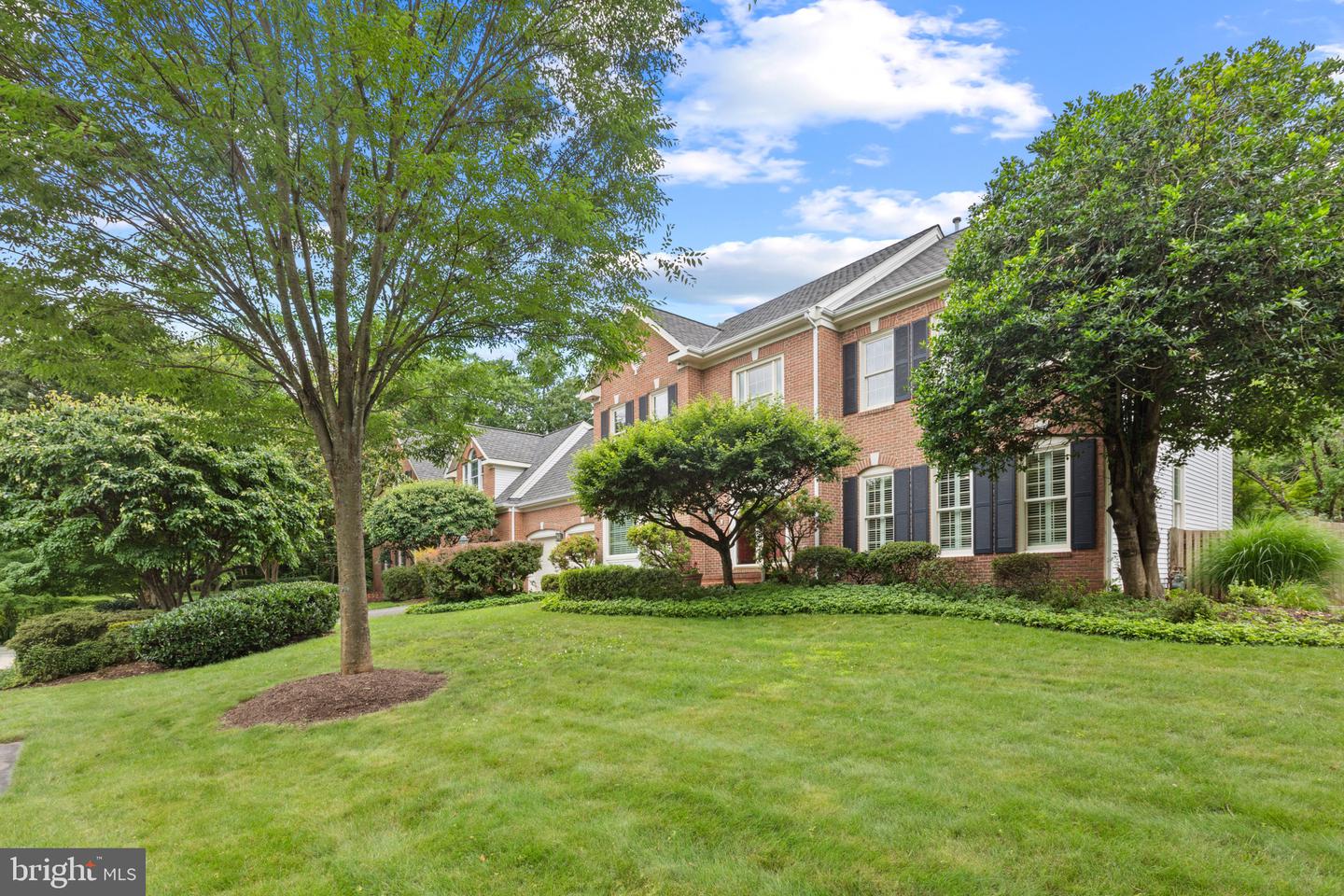 13893 WALNEY PARK DR, CHANTILLY, Virginia 20151, 4 Bedrooms Bedrooms, ,4 BathroomsBathrooms,Residential,For sale,13893 WALNEY PARK DR,VAFX2245858 MLS # VAFX2245858
