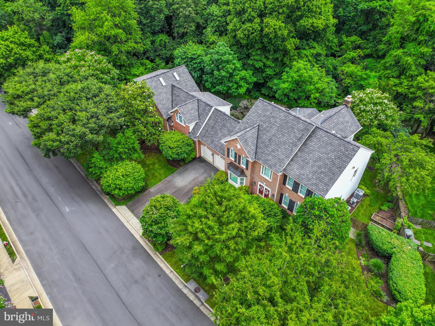 13893 WALNEY PARK DR, CHANTILLY, Virginia 20151, 4 Bedrooms Bedrooms, ,4 BathroomsBathrooms,Residential,For sale,13893 WALNEY PARK DR,VAFX2245858 MLS # VAFX2245858