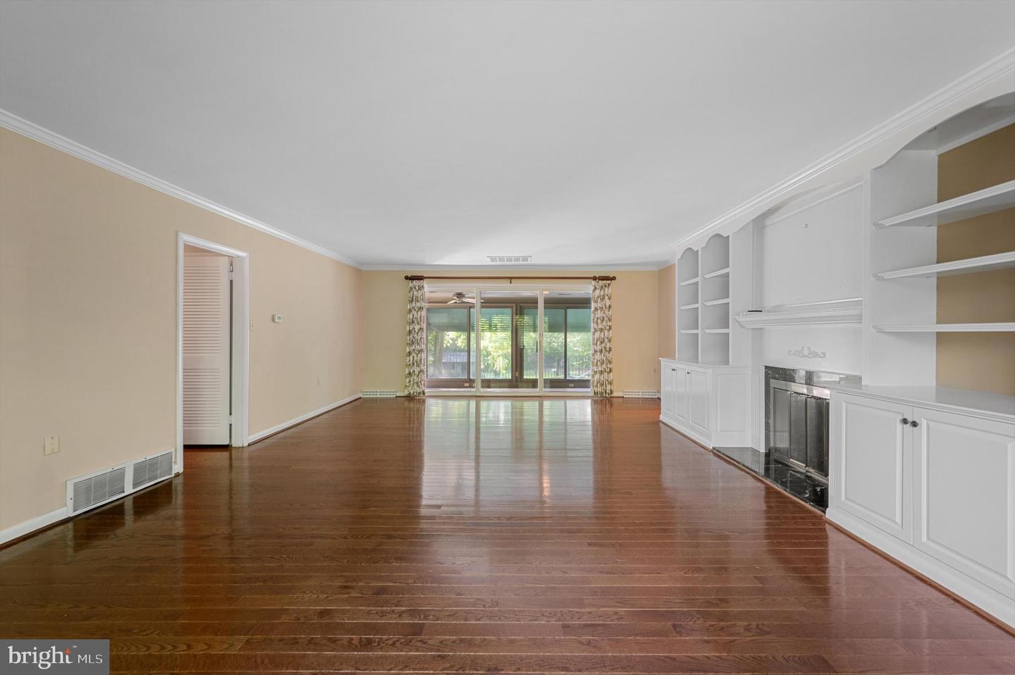 516 MERRIMANS LN, WINCHESTER, Virginia 22601, 3 Bedrooms Bedrooms, ,3 BathroomsBathrooms,Residential,For sale,516 MERRIMANS LN,VAWI2007910 MLS # VAWI2007910
