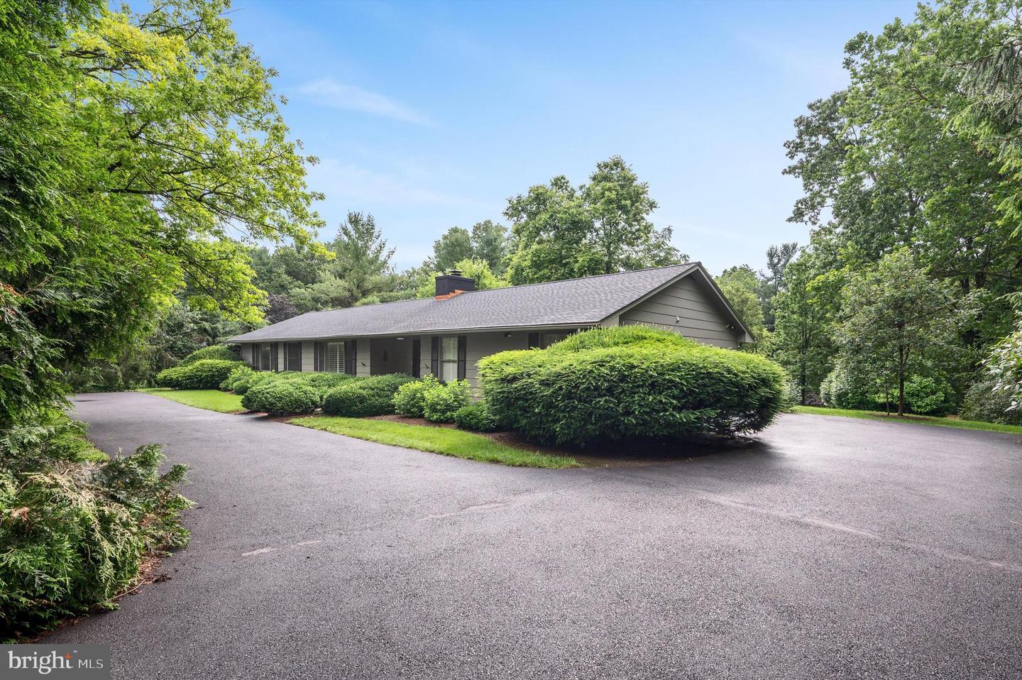 516 MERRIMANS LN, WINCHESTER, Virginia 22601, 3 Bedrooms Bedrooms, ,3 BathroomsBathrooms,Residential,For sale,516 MERRIMANS LN,VAWI2007910 MLS # VAWI2007910
