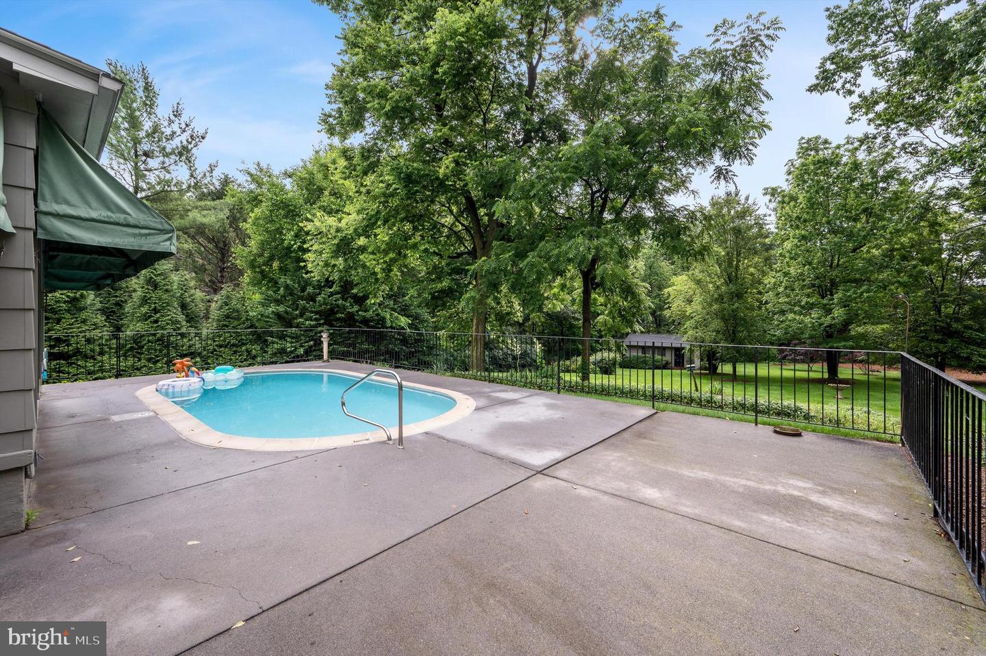 516 MERRIMANS LN, WINCHESTER, Virginia 22601, 3 Bedrooms Bedrooms, ,3 BathroomsBathrooms,Residential,For sale,516 MERRIMANS LN,VAWI2007910 MLS # VAWI2007910